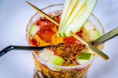 kokteyl içki aperatif