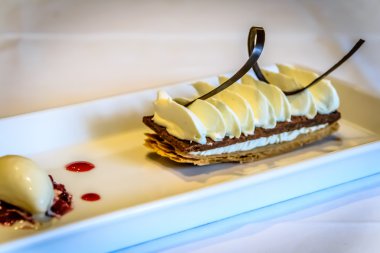 Fransız restoranda dondurma tatlı