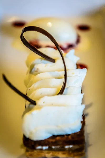 Fransız restoranda dondurma tatlı — Stok fotoğraf