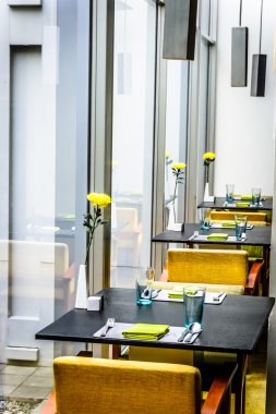 Casual yemek restoran Tablo ayarı