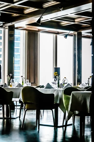 Moderne contemporain Haute classe restaurant gastronomique intérieur — Photo