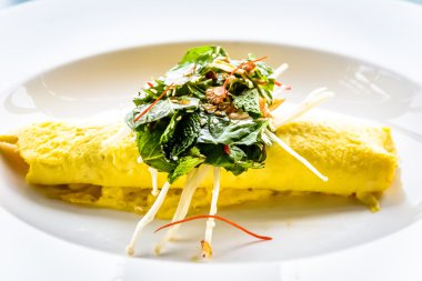 Sashimi Kingfish, zencefil, Eshallot ve keçi beyaz peynir