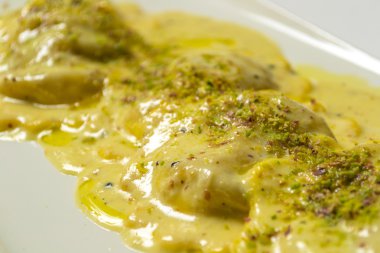 İtalyan peynirli ravioli
