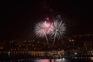 Eğlence havai fişek