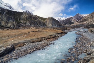 Nehir ve yüksek dağlarda yaz saati