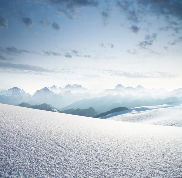 Cordillera alta por la mañana . — Foto de Stock