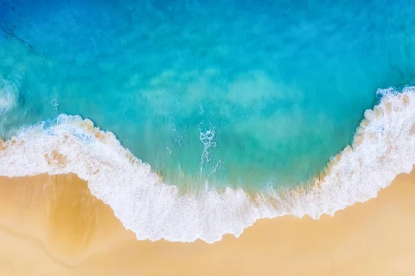 Пляж Большие Океанские Волны Берег Качестве Фона Верхнего Вида Голубой — стоковое фото