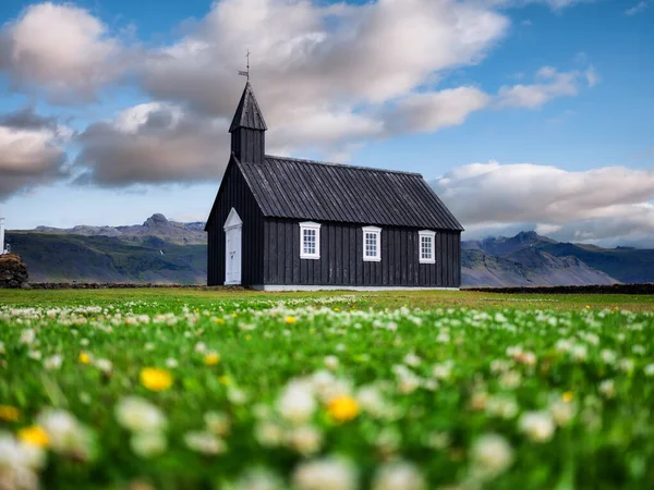 Kerk Ijsland Beroemde Plaats Historische Architectuur Landschap Overdag Ijsland Reisbeeld — Stockfoto