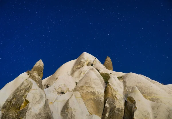 Rocas Cielo Con Estrellas Vista Las Rocas Por Noche Paisaje — Foto de Stock