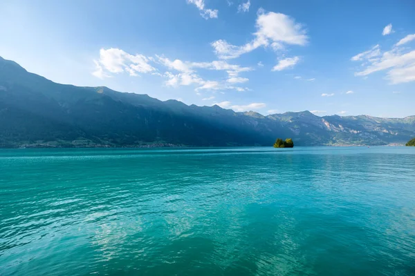 Interlakener See Naturlandschaft Landschaft Der Schweiz Bei Tag Berge Und — Stockfoto