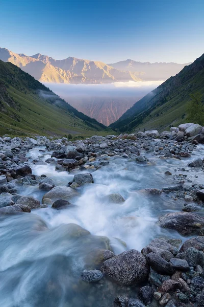 Řeky a hory — Stock fotografie