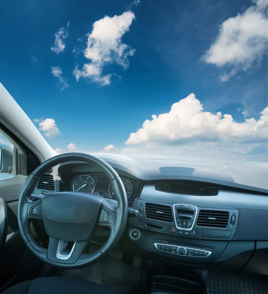 자동차 내부와 구름과 하늘 — 스톡 사진