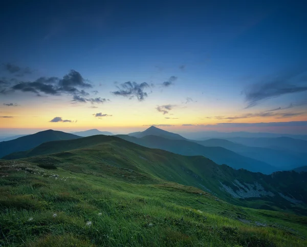 Mountain valley during sunrise — Stock Photo, Image