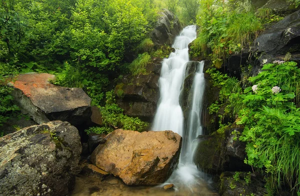Cachoeira no cânion — Fotografia de Stock