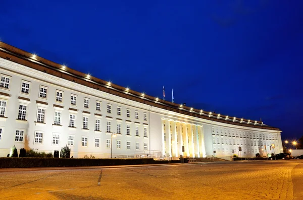 İl ofisi tarafından gece