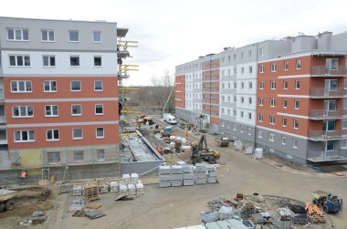 Wroclaw, Polonya - 3 Haziran Wroclaw, Polonya 'da yeni binalar. Emlak işi patlama yapıyor. İnşaat alanı 3td Haziran 2020. 