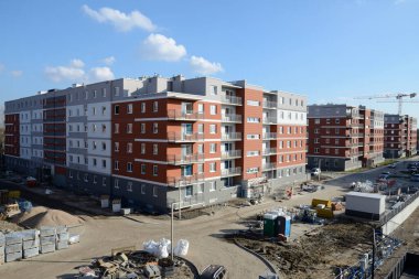 Wroclaw, Polonya - 3 Haziran Wroclaw, Polonya 'da yeni binalar. Emlak işi patlama yapıyor. İnşaat alanı 3td Haziran 2020. 