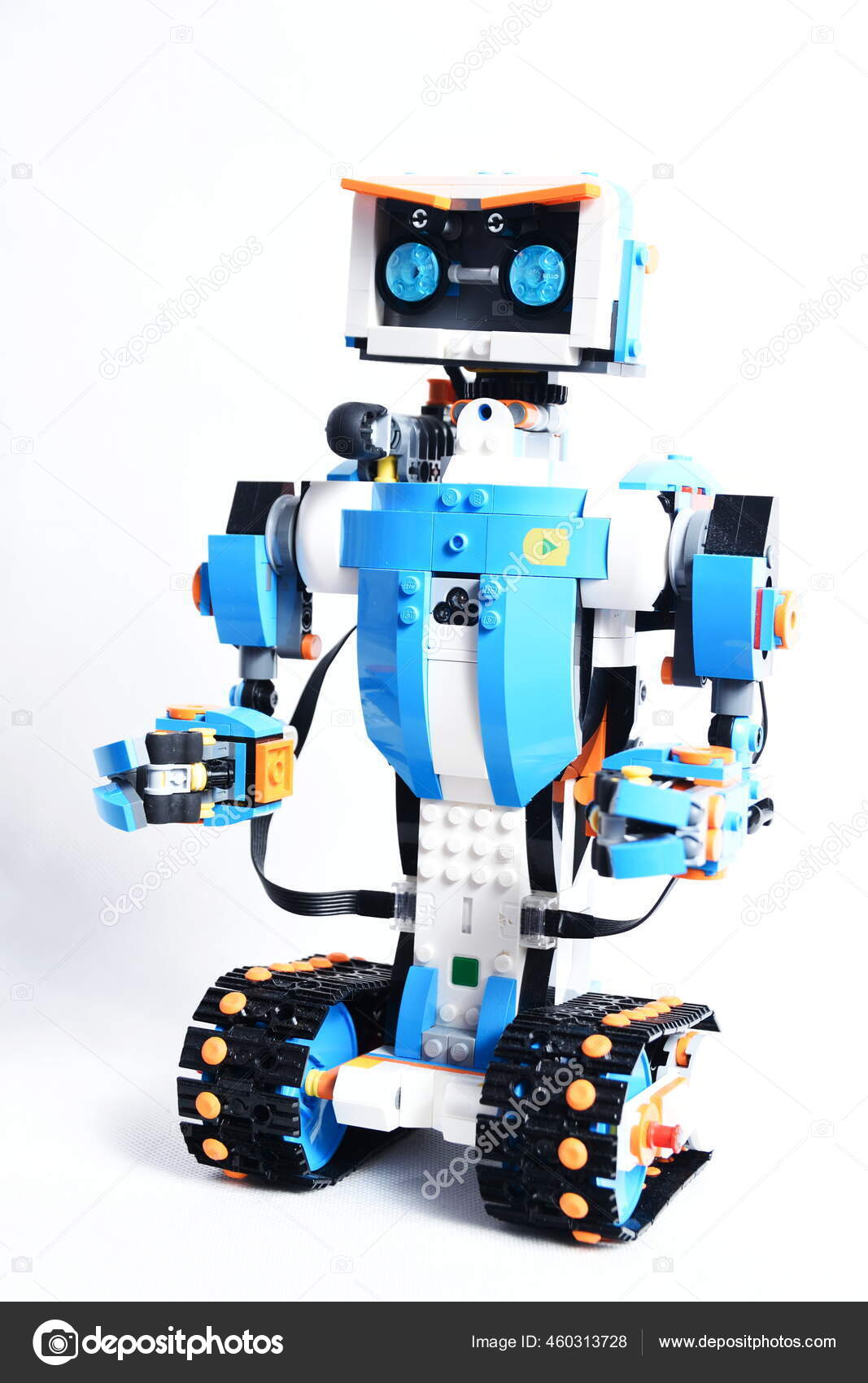 Lego Boost Lego Robot Vernie Smart Toy Can Controlled Phone – Stock  Editorial Photo © bartekchiny #460313728