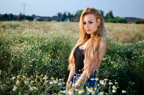 Mulher Bonita Jovem Posando Para Fotos Livre Verão Polónia Mulher — Fotografia de Stock