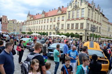 Ford Mustang yarışı