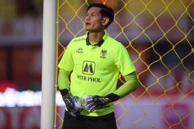 Bangkok-Tayland-19Eylül 2020-Ukit wongmeema # 27 Ratchaburi Mitr Pol Fc oyuncusu 2020 'de Boonyachinda Stadyumu' ndaki ratchaburi mitr pol fc 'ye karşı polis tero fc' si arasında eylem halinde.