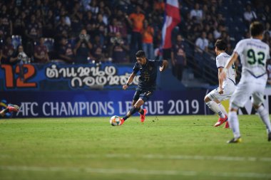 Buriram, Tayland-Mar13,2019: Pedro bispo küçük defin oyuncusu AFC2019 sırasında Jeonbuk hyundai 'ye karşı defin rampası arasında çarpışma halinde birleşti.