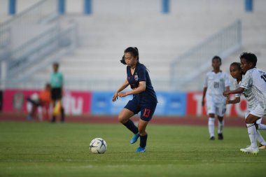 Chonburi-Tayland-19aug2019: Tayland Beden Eğitimi Enstitüsü 'nde 9-0 Timor lestesi arasında Tayland' ın 13 numaralı oyuncusu Tayland 'da faaliyet gösteriyor