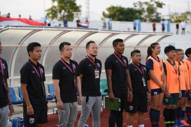 Chonburi-Tayland-19Ağustos 2019: Tayland Beden Eğitimi Enstitüsü 'nde Tayland Futbol Federasyonu 9-0 Timor lestinde görev yapan takım teknik direktörü