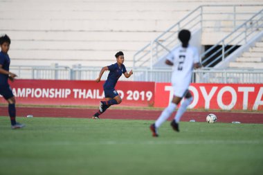 Chonburi-Tayland-19aug2019: Tayland Beden Eğitimi Enstitüsü 'nde 9-0 Timor leste AFF sırasında Tayland' ın 11 numaralı sudarat oyuncusu