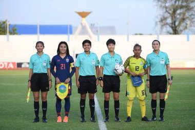 Chonburi-Tayland-19aug2019: Tayland ve 9-0 Timor lestleri arasında Tayland Beden Eğitimi Enstitüsü, Tayland 'da AFF sırasında hakemlik görevi