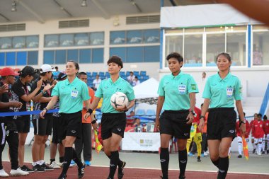 Chonburi-Tayland-19aug2019: Tayland ve 9-0 Timor lestleri arasında Tayland Beden Eğitimi Enstitüsü, Tayland 'da AFF sırasında hakemlik görevi