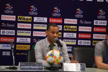 Buriram, Tayland-Mar13,2019: Jeonbuk hyundai 'nin baş antrenörü Jose Manuel Morais, Buriram Stadyumu' nda Jeonbuk Hyundai 'ye karşı defnedilen utd arasında AFC2019 sırasında basın toplantısı düzenledi.