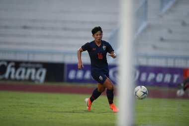Chonburi-Tayland-19aug2019: Tayland Beden Eğitimi Enstitüsü 'nde 9-0 Timor leste arasında Tayland' ın 16 numaralı oyuncusu Khwanrudi saengchan eylemde