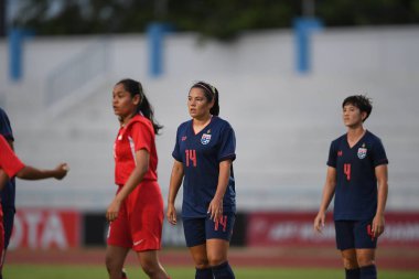 Bangkok-Tayland-17 Ağustos 2019: Tayland Beden Eğitimi Enstitüsü Chonburi, Tayland 'da AFF ve 8-0 Singapur arasında görev yapan 14 numaralı Tayland oyuncusu Irravadee Makris