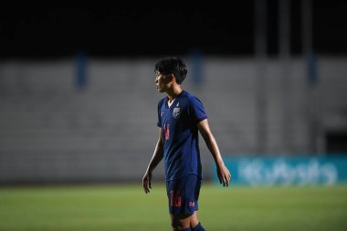 Bangkok-Tayland-17 Ağustos 2019: Tayland Beden Eğitimi Enstitüsü Chonburi, Tayland AFF 8-0 Singapur 'da 16 numaralı Khwanrudi saengchan eylemde