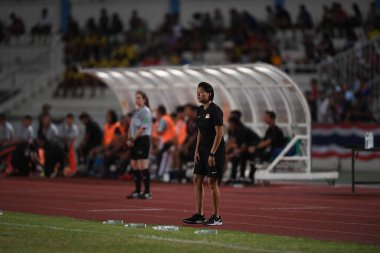 Bangkok-Tayland-17 Ağustos 2019: Tayland Beden Eğitimi Enstitüsü Chonburi, Tayland 8-0 Singapur arasındaki AFF sırasında Singapur 'un Nur izyani noorghani yöneticisi görev başında