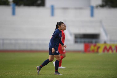 Bangkok-Tayland-17 Ağustos 2019: Tayland Beden Eğitimi Enstitüsü Chonburi 'de AFF ve 8-0 Singapur arasında Tayland' da 7 numaralı Silawan intamee oyuncusu