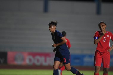 Bangkok-Tayland-17 Ağustos 2019: Tayland Beden Eğitimi Enstitüsü Chonburi, Tayland AFF 8-0 Singapur arasında Tayland # 9 numaralı Saowalak pengngam