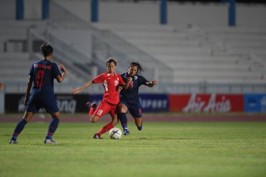 Bangkok-Tayland-17 Ağustos 2019: Tayland Beden Eğitimi Enstitüsü Chonburi, Tayland 'da AFF ve 8-0 Singapur arasında görev yapan 14 numaralı Tayland oyuncusu Irravadee Makris