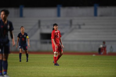 Bangkok-Tayland-1717 Ağustos 2019: Tayland Beden Eğitimi Enstitüsü Chonburi, Tayland 'da AFF 8-0 Singapur arasında hareket halindeki 21 numaralı Singapur' lu Lim ying xuan venetia # 21