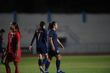 Bangkok-Tayland-17 Ağustos 2019: Tayland Beden Eğitimi Enstitüsü Chonburi, Tayland 'da AFF ve 8-0 Singapur arasında görev yapan 14 numaralı Tayland oyuncusu Irravadee Makris