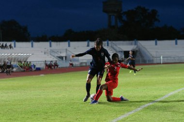 Bangkok-Tayland-17 Ağustos 2019: Tayland Beden Eğitimi Enstitüsü Chonburi 'de AFF ve 8-0 Singapur arasında Tayland' da 7 numaralı Silawan intamee oyuncusu