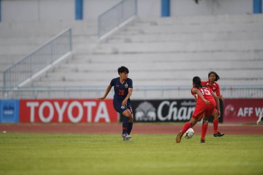 Bangkok-Tayland-17 Ağustos 2019: Tayland Beden Eğitimi Enstitüsü Chonburi, Tayland AFF 8-0 Singapur arasında 20 numaralı Wilaiporn boothduang # 20 oyuncusunun harekâtı