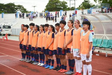 Bangkok-Tayland-17 Ağustos 2019: Tayland Beden Eğitimi Enstitüsü Chonburi, Tayland 'daki AFF 8-0 Singapur arasında görev yapan Tayland oyuncusu