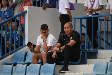 Bangkok-Tayland-17 Ağustos 2019: Tayland Beden Eğitimi Enstitüsü Chonburi, Tayland AFF 8-0 Singapur 'da görev yapan Arun tulwattanangkul baş antrenörü