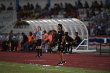 Bangkok-Tayland-17 Ağustos 2019: Tayland Beden Eğitimi Enstitüsü Chonburi, Tayland 8-0 Singapur arasındaki AFF sırasında Singapur 'un Nur izyani noorghani yöneticisi görev başında