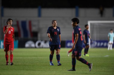 Bangkok-Tayland-17 Ağustos 2019: Tayland Beden Eğitimi Enstitüsü Chonburi, Tayland 'da AFF ve 8-0 Singapur arasında görev yapan 14 numaralı Tayland oyuncusu Irravadee Makris