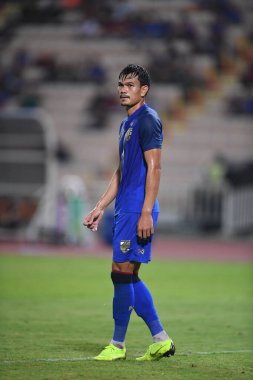 Bangkok-Tayland-9NOV2018: Tayland milli stadyumunda Timor leste ile Tayland arasındaki AFF Suzuki Kupası 2018 'de Adisak kraisorn oyuncusu eylemde