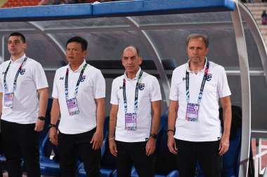 Bangkok-Tayland-9NOV2018: Tayland milli stadyum, Tayland milli stadyumunda Timor leste 'ye karşı 2018 tarihli AFF Suzuki Kupası sırasında personel antrenörü