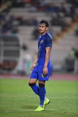 Bangkok-Tayland-9NOV2018: Tayland milli stadyumunda Timor leste ile Tayland arasındaki AFF Suzuki Kupası 2018 'de Adisak kraisorn oyuncusu eylemde